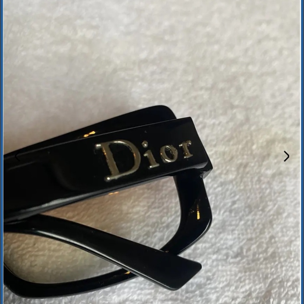 Dior Black Frame Sunglasses with Brown Gradient Lenses - Picture 6 of 8